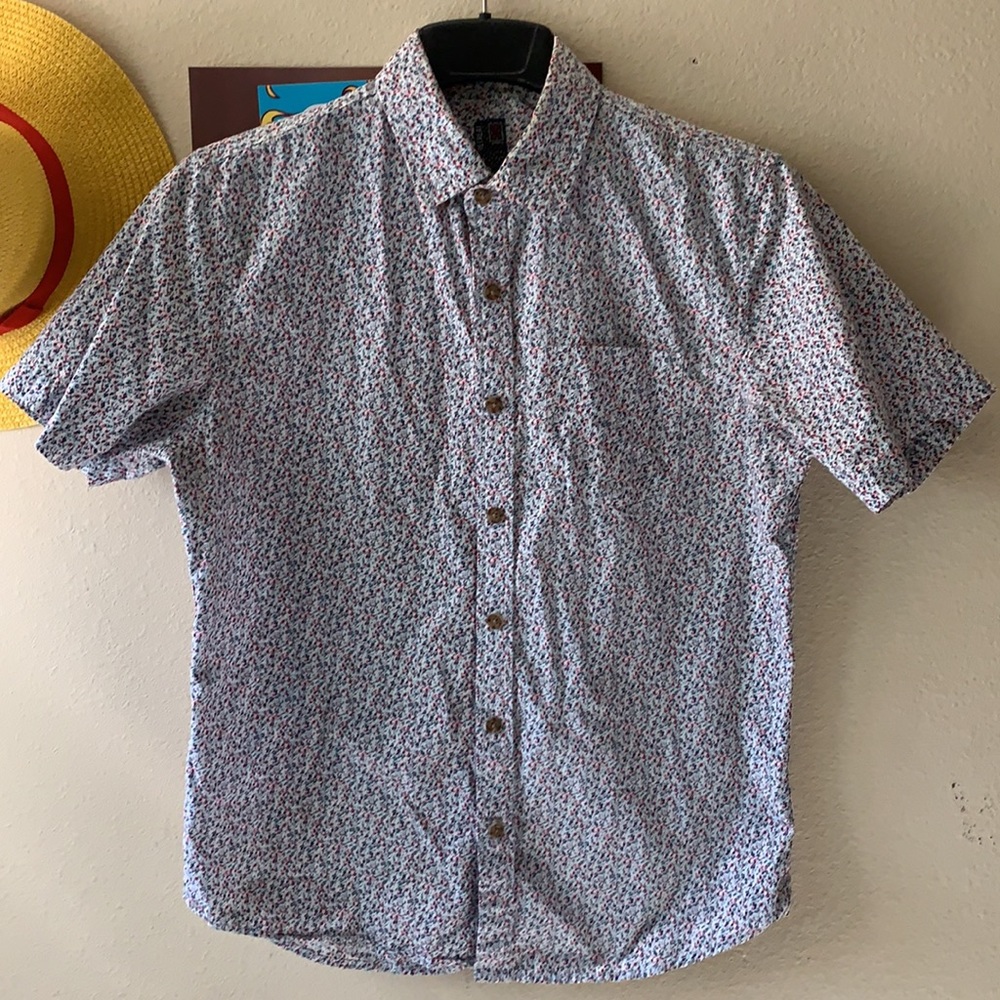 Floral Pattern Button up - Picture 2 of 3